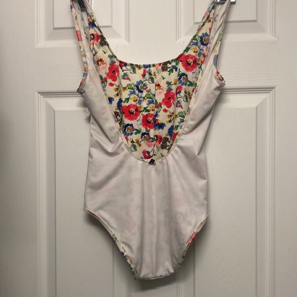 YSÉ flower swimsuit, size 4 - Picture 10 of 16